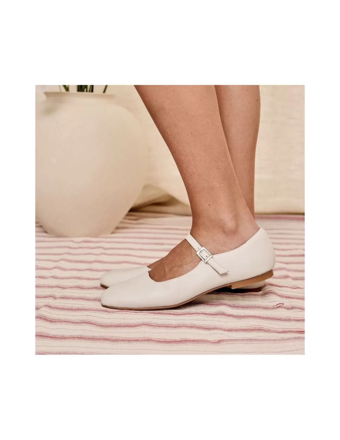 MONPIEL Woman Mary Jane Shoes^Carlota Strap Mary Jane